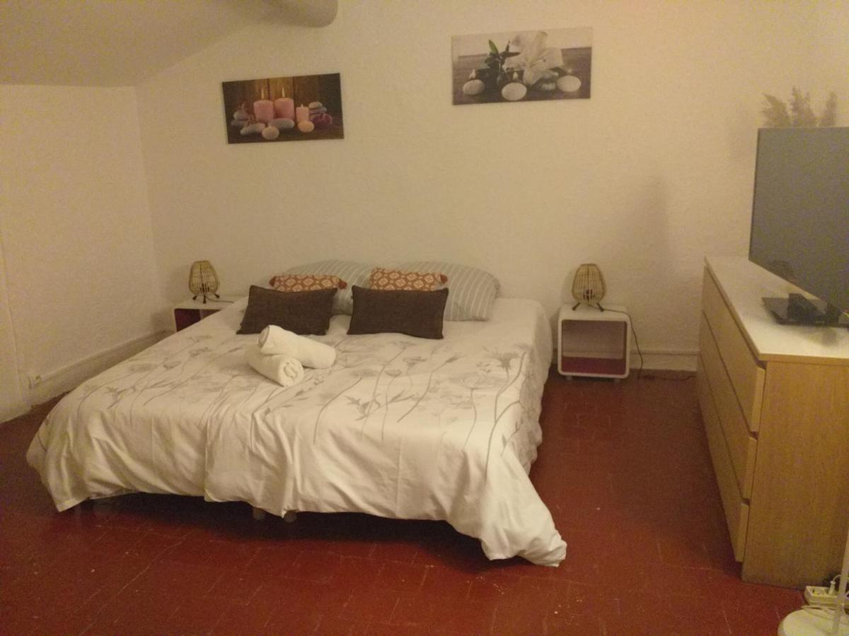 Deux M Panzió Villes-sur-Auzon Kültér fotó