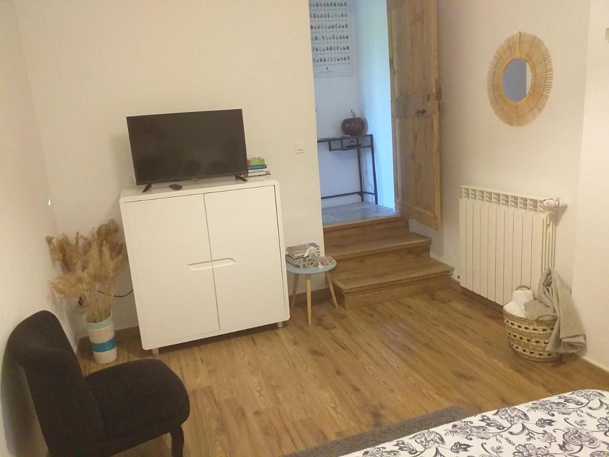 Deux M Panzió Villes-sur-Auzon Kültér fotó